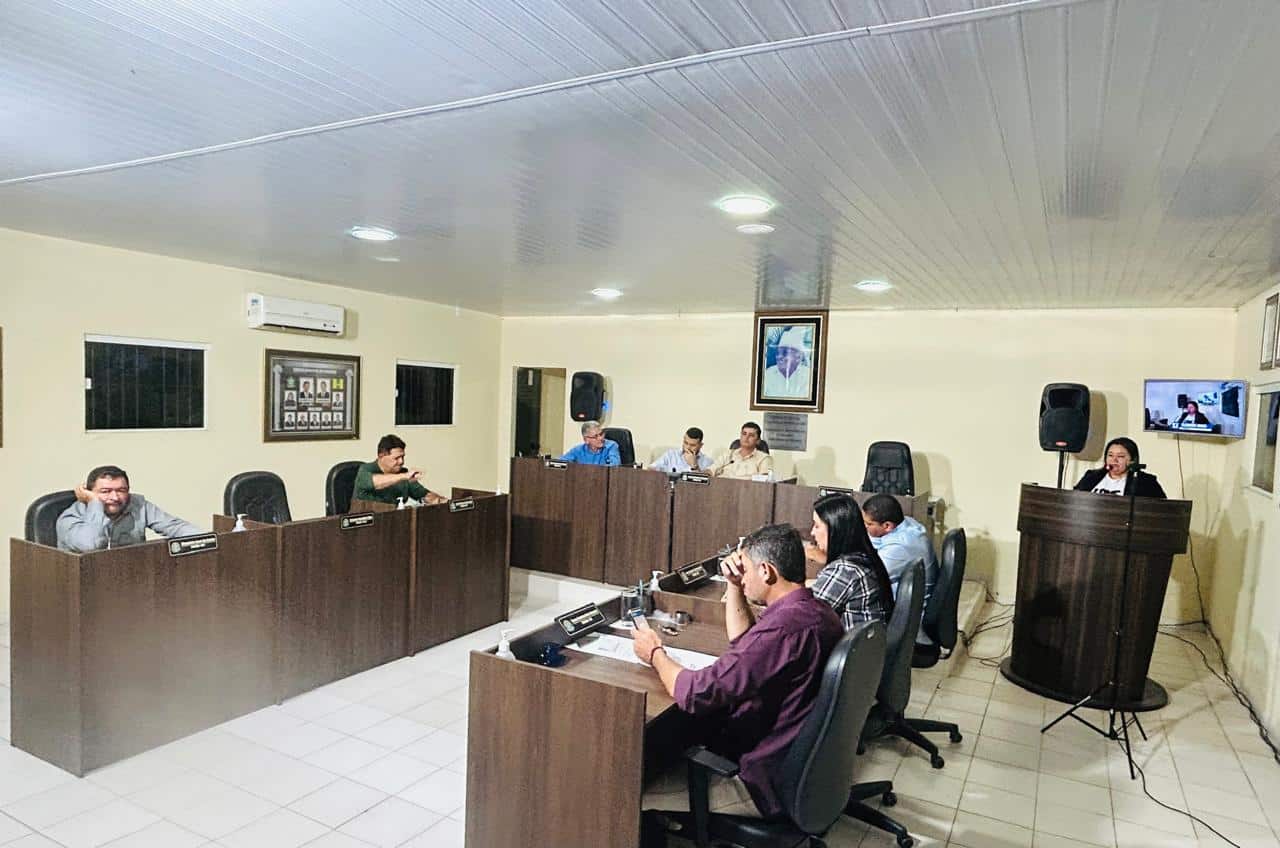 Câmara de Caraúbas realiza primeira sessão ordinária após recesso com apreciação de projetos importantes