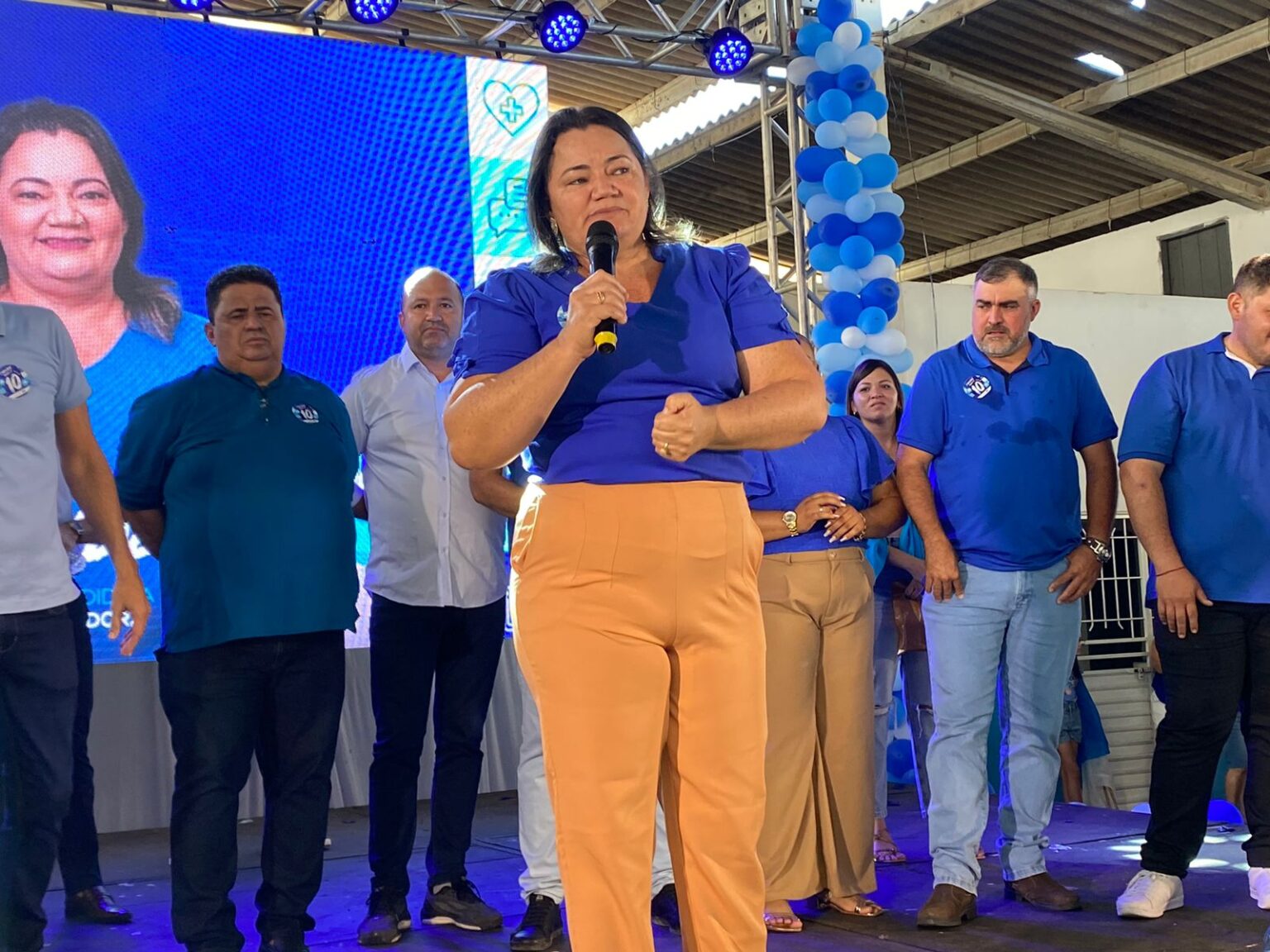 Neide tem candidatura a vereadora de Caraúbas homologada em convenção