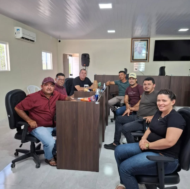 Câmara Municipal realiza reunião com o Executivo em prol do bem-estar dos caraubenses